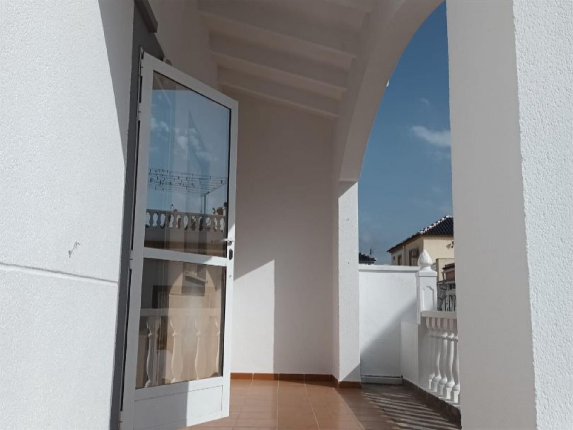 Terrassa de Casa adosada de lloguer en Torrevieja amb Aire condicionat, Calefacció i Jardí privat