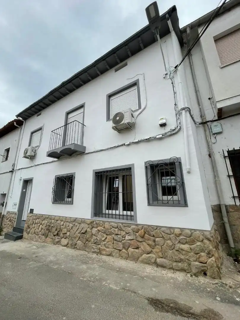 Vista exterior de Casa adosada en venta en Arenas de San Pedro con Aire acondicionado, Calefacción y Terraza