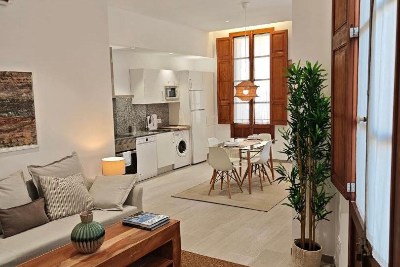 Apartment to rent in Carrer de Jaume Ferrer, 1a, La Llotja - Born, Illes Balears - image 1 Photo 1 of Apartment to rent in Carrer de Jaume Ferrer, 1a, La Llotja - Born, Illes Balears
