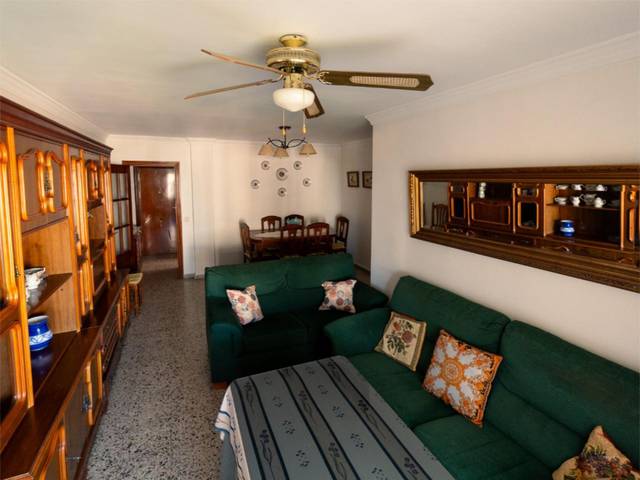 Piso en Venta en Calle Albertillas, 1 en Los Guindos - Parque Mediterráneo - Santa Paula