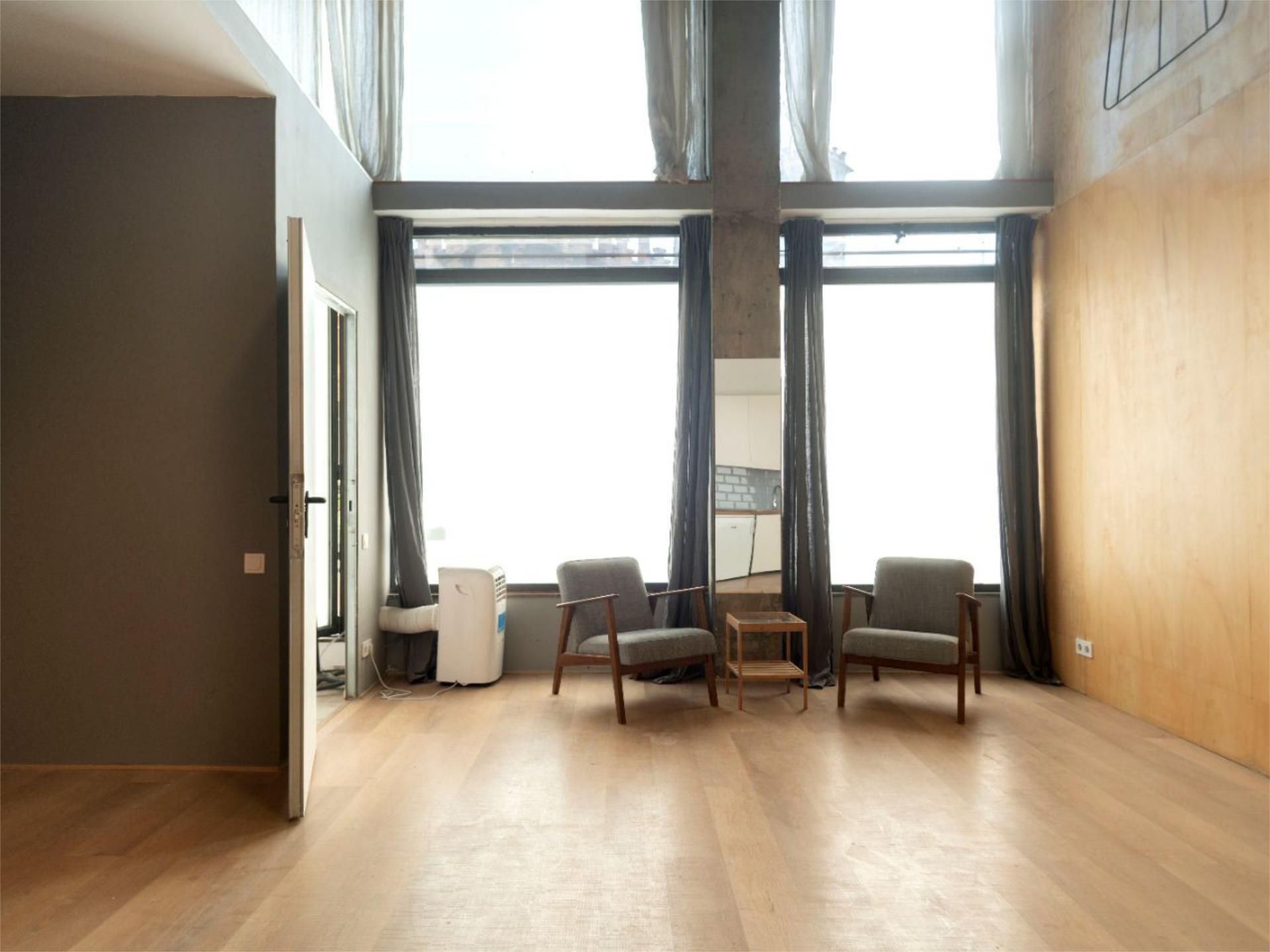 Living room of Premises for sale in  Barcelona Capital  with Air Conditioner and Parquet flooring