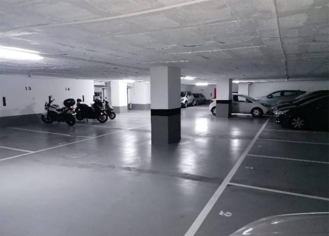 Garaje en Venta en Avenida San Francisco Javier, 9-11 en La Buhaira