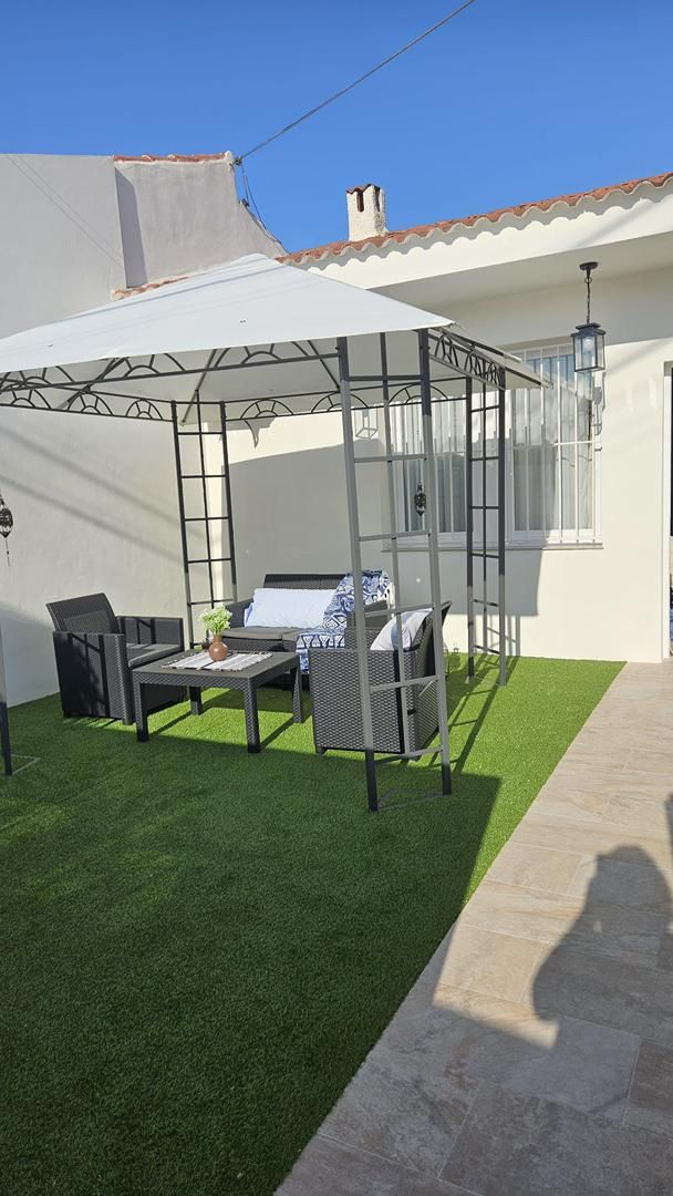 Terrace of House or chalet for sale in Torrevieja  with Air Conditioner, Heating and Private garden