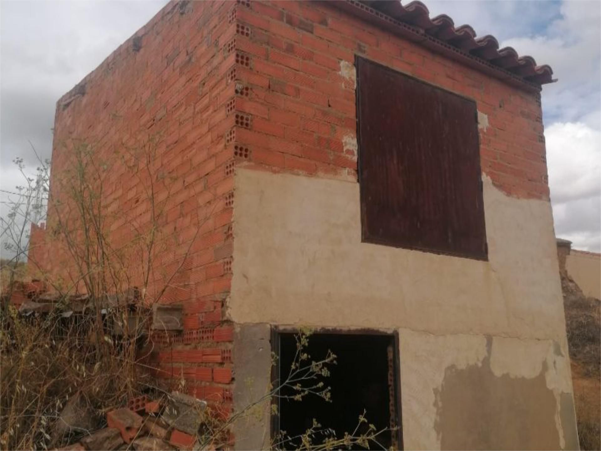 Vista exterior de Local en venta en Manganeses de la Polvorosa