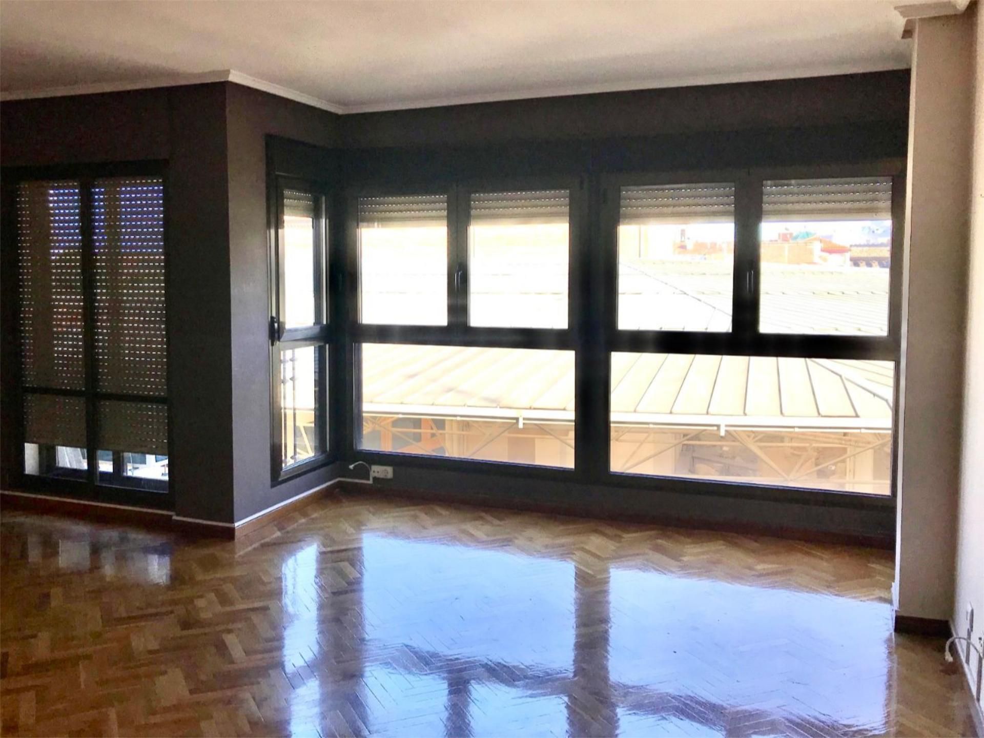 Bedroom of Flat to rent in  Zaragoza Capital  with Air Conditioner and Balcony