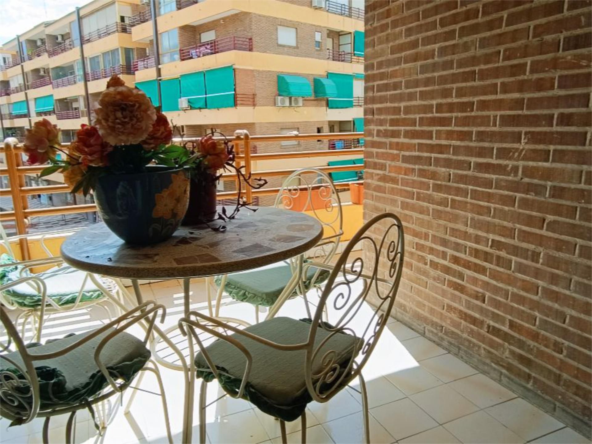 Terraza de Piso en venta en  Granada Capital con Aire acondicionado, Calefacción y Jardín privado