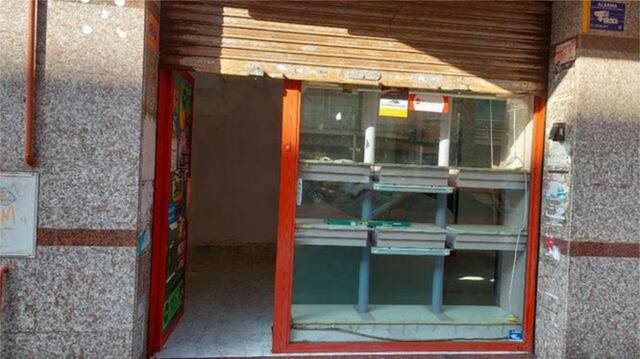 Local comercial en Alquiler en Estruch - Eixample