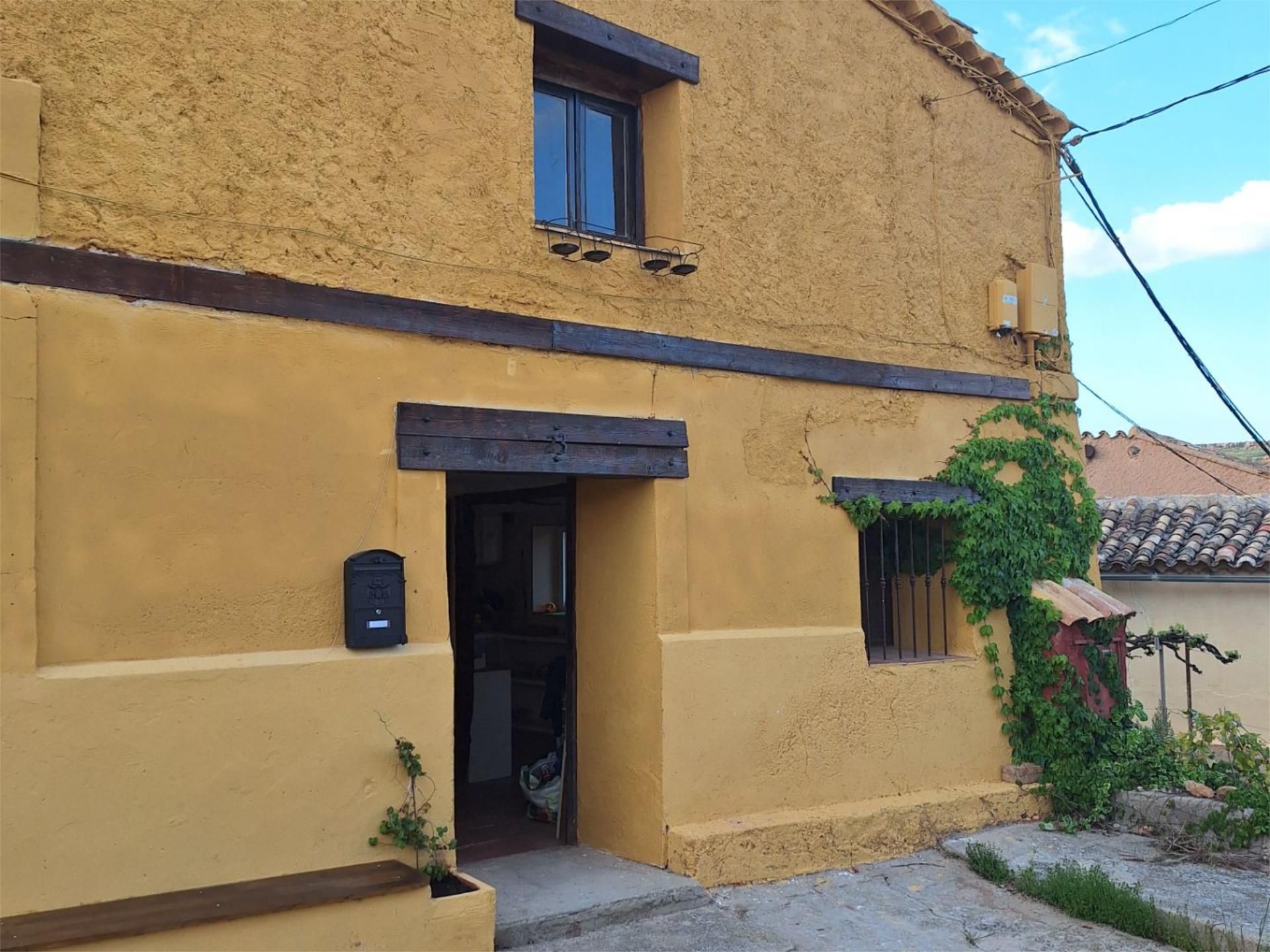 Exterior view of Single-family semi-detached for sale in Santa María de Huerta