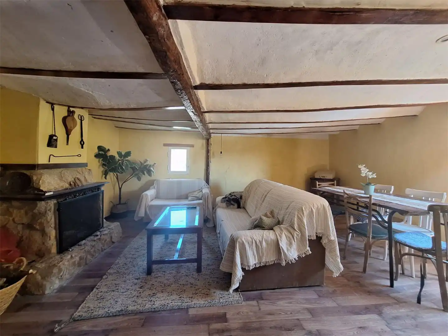 Sala de estar de Casa adosada en venta en Santa María de Huerta