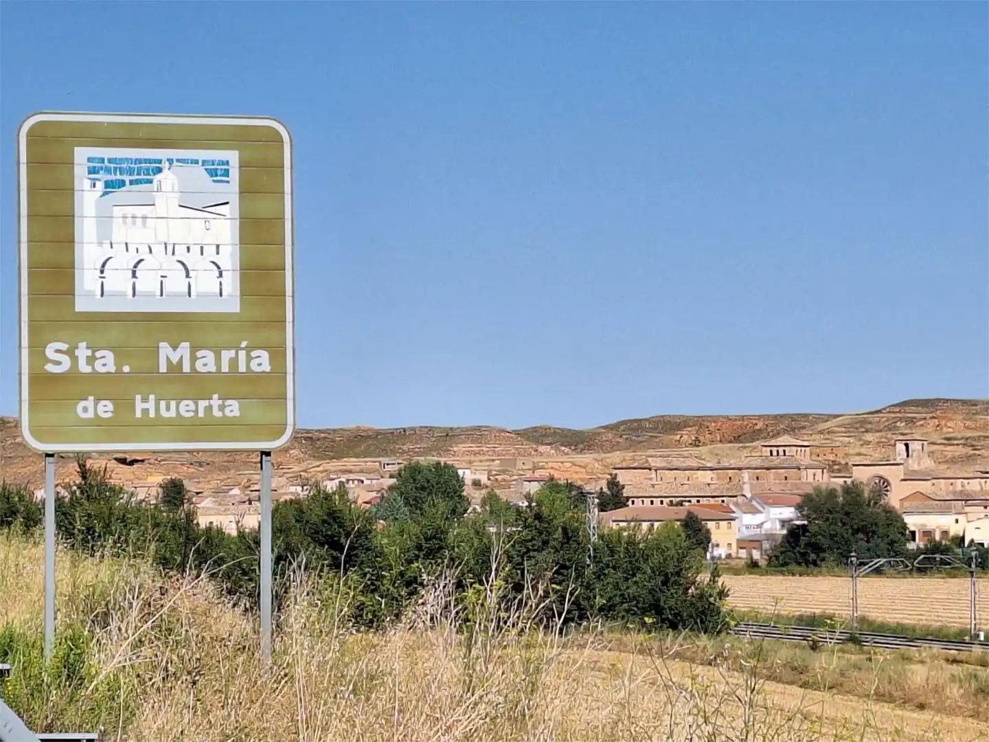 Vista exterior de Casa adosada en venta en Santa María de Huerta