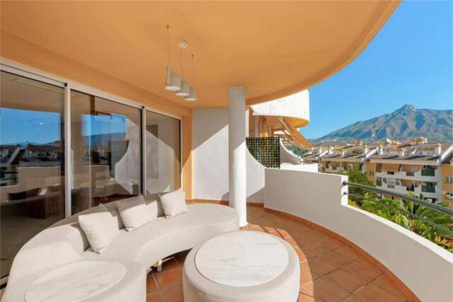 Apartamento en Venta en Nueva Andalucía centro