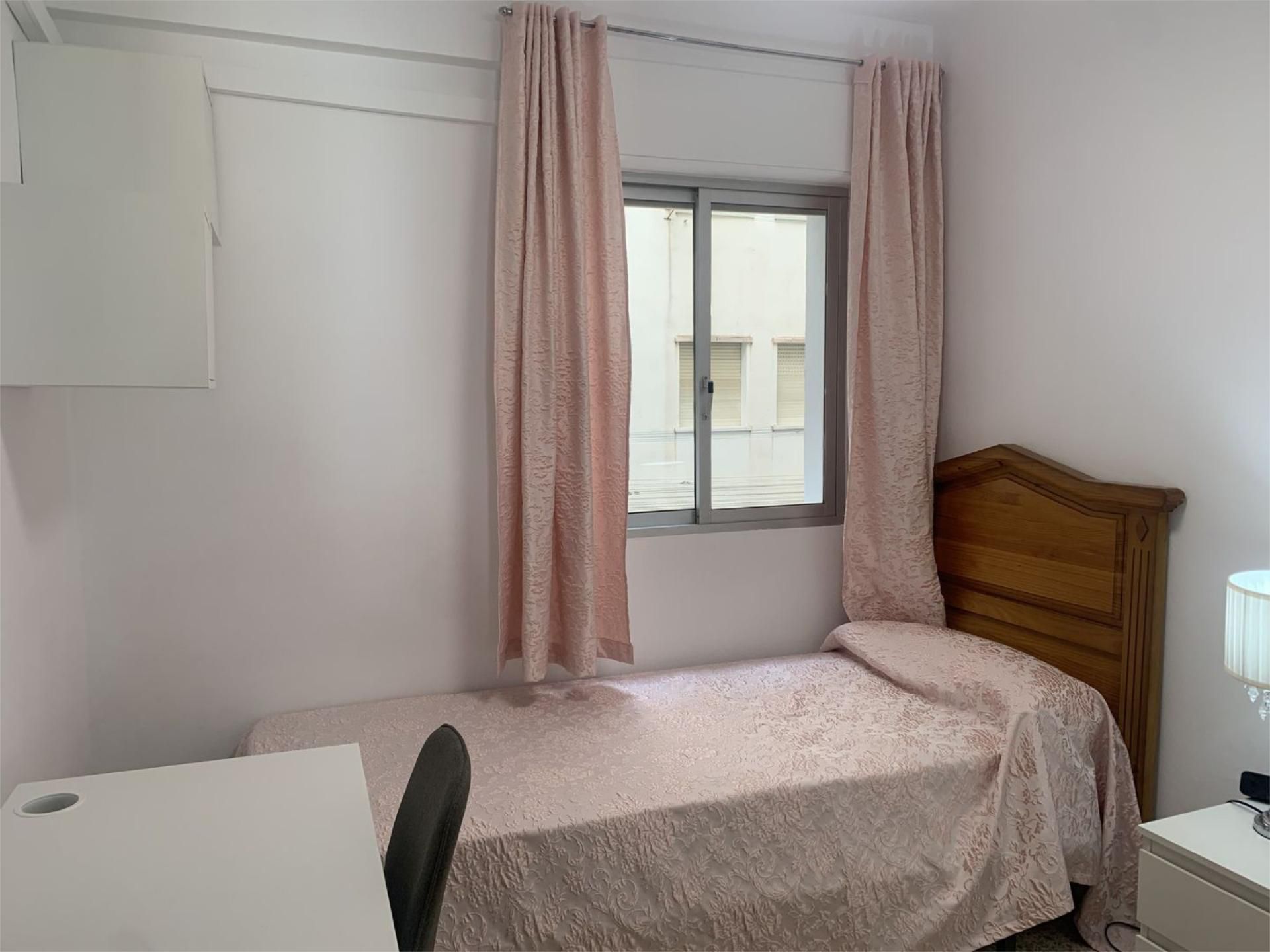 Bedroom of Flat to share in Málaga Capital  with Air Conditioner, Heating and Terrace