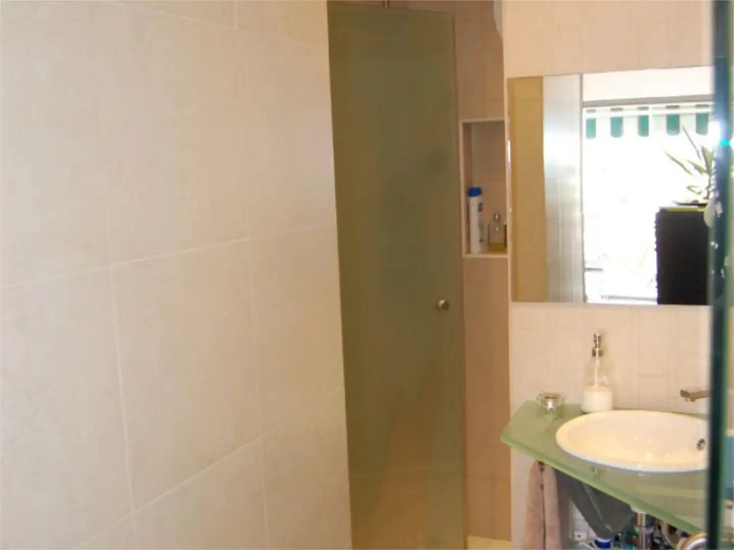 Baño de Piso en venta en Málaga con Aire acondicionado, Calefacción y Jardín privado
