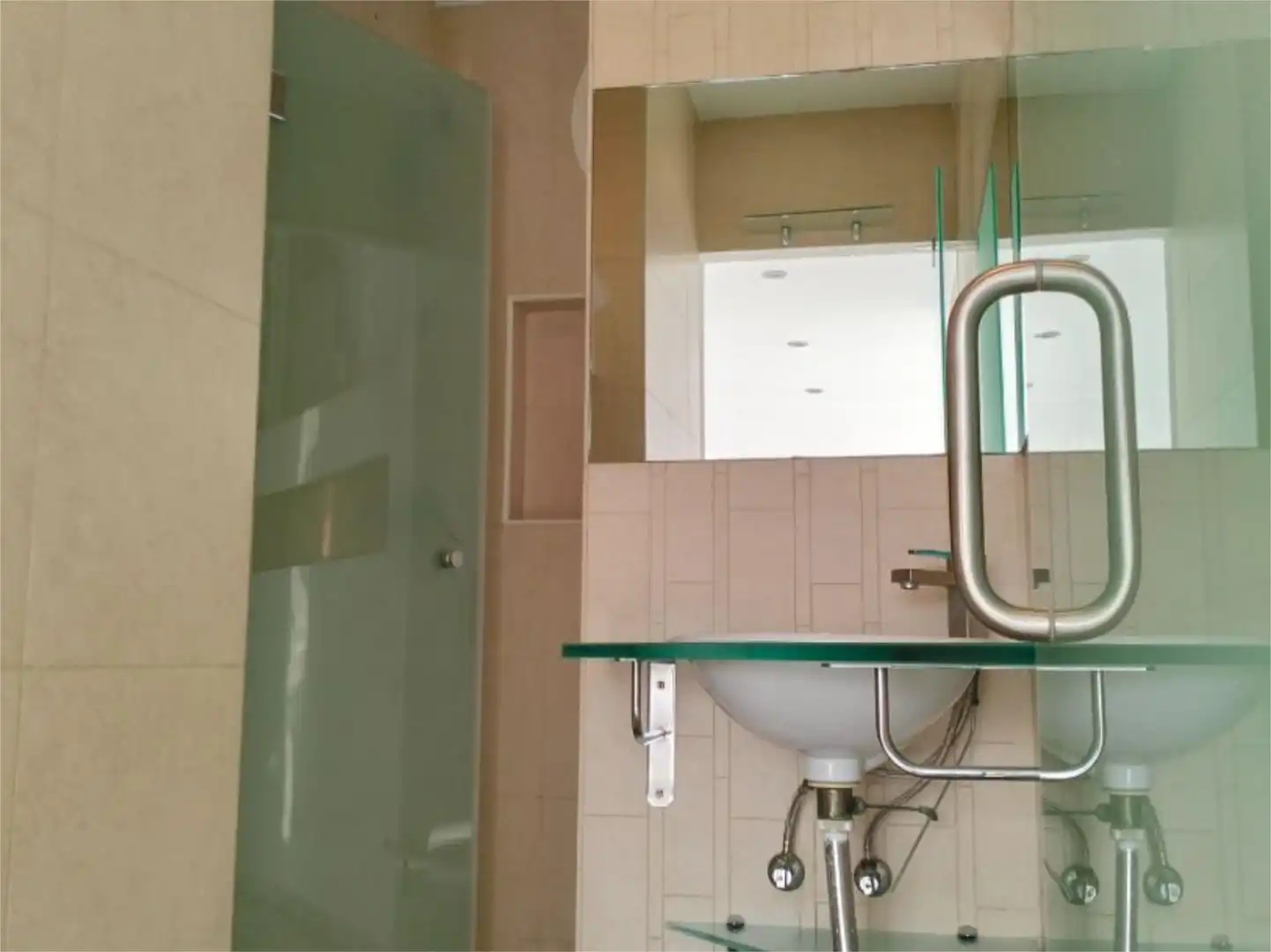Baño de Piso en venta en Málaga con Aire acondicionado, Calefacción y Jardín privado