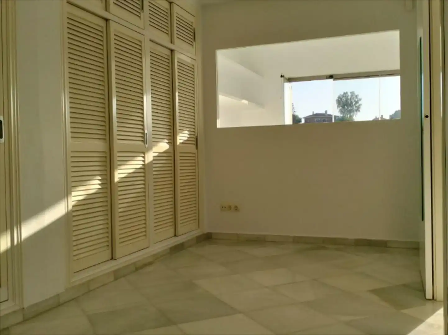 Habitación de Piso en venta en Málaga con Aire acondicionado, Calefacción y Jardín privado