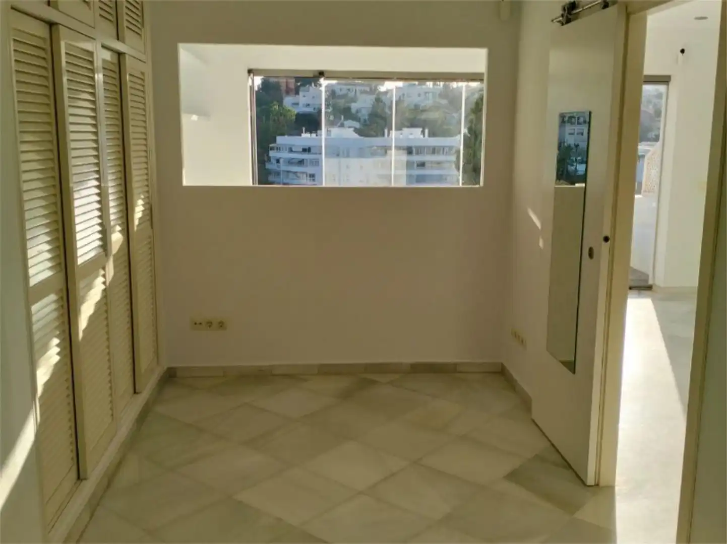Habitación de Piso en venta en Málaga con Aire acondicionado, Calefacción y Jardín privado