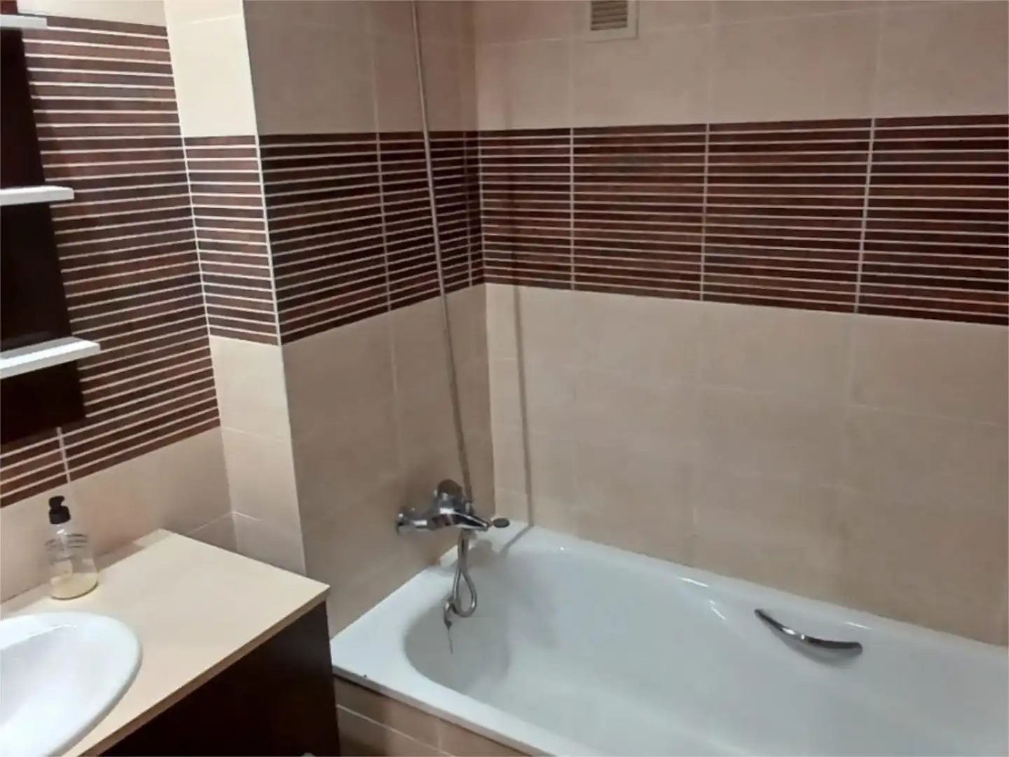 Piso en venta en Passeig del Riu Nil, 34, Parque Sensal Baño de Piso en venta en Castellón de la Plana / Castelló de la Plana con Aire acondicionado