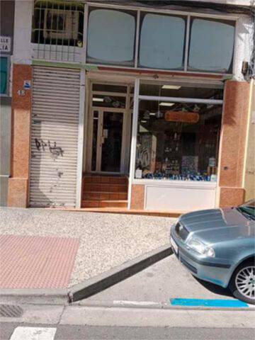 Local comercial en Alquiler en Barrio de Delicias