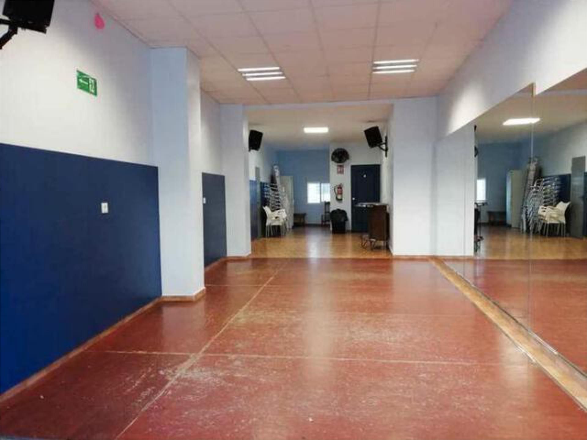 Premises to rent in Algeciras  with Air Conditioner