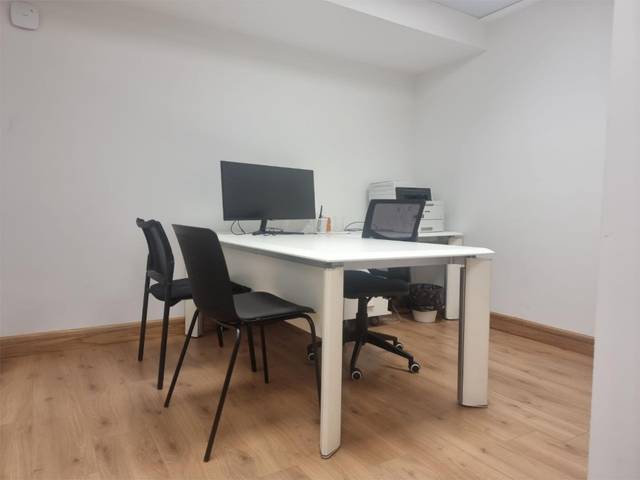 Local comercial en Alquiler en Calle de Julián Besteiro, 1 en Cuatro Caminos - Azca