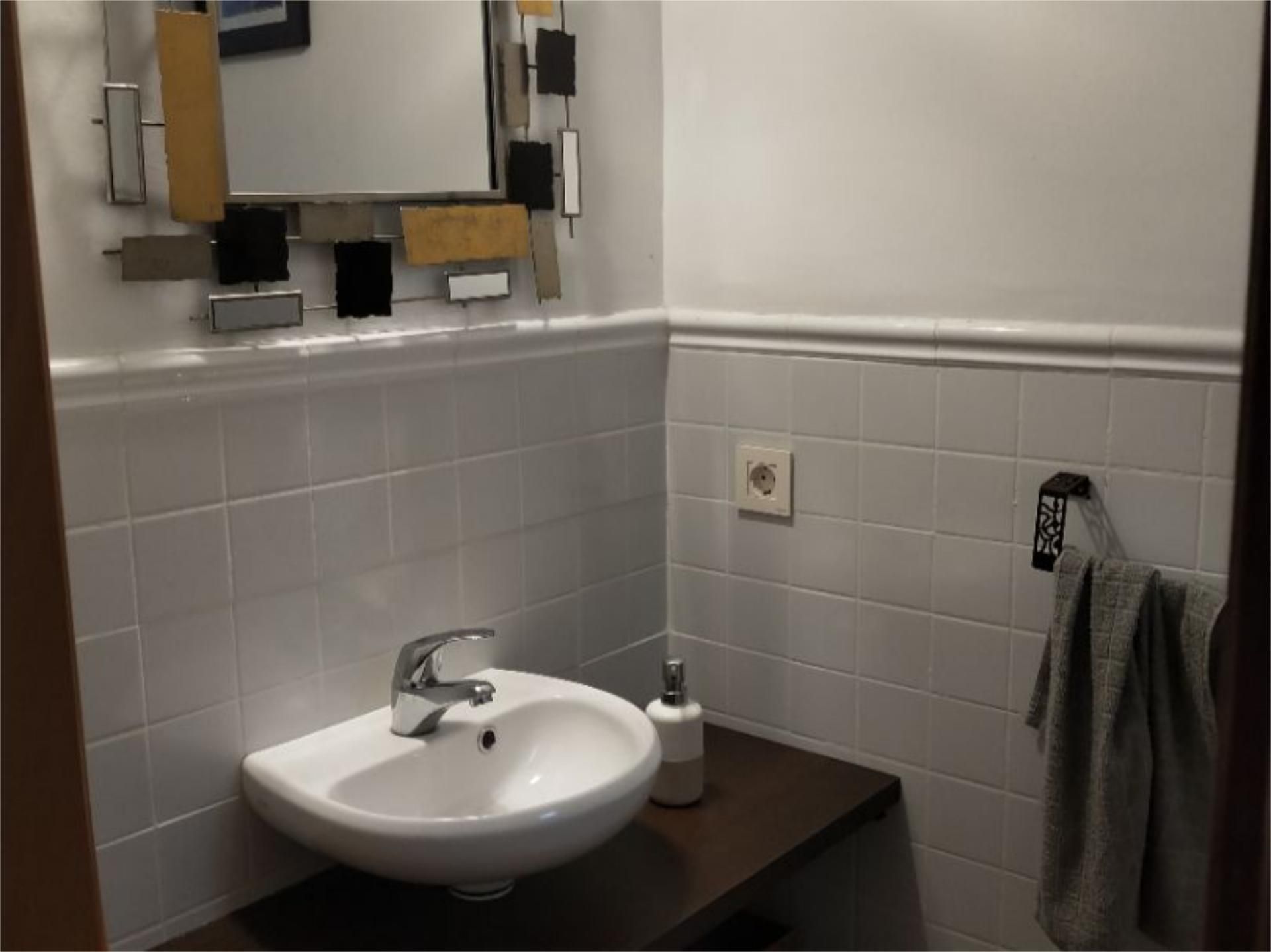 Bathroom of Single-family semi-detached for sale in El Carpio  with Air Conditioner, Heating and Terrace