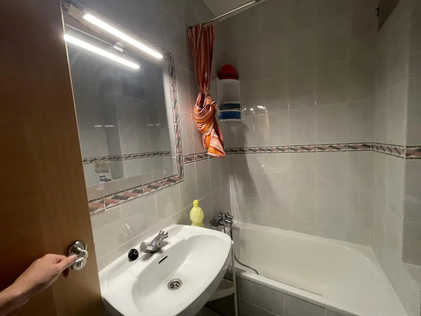 Badezimmer von Wohnung zur untervermieten in Sanlúcar la Mayor mit Klimaanlage, Möbliert und Balkon