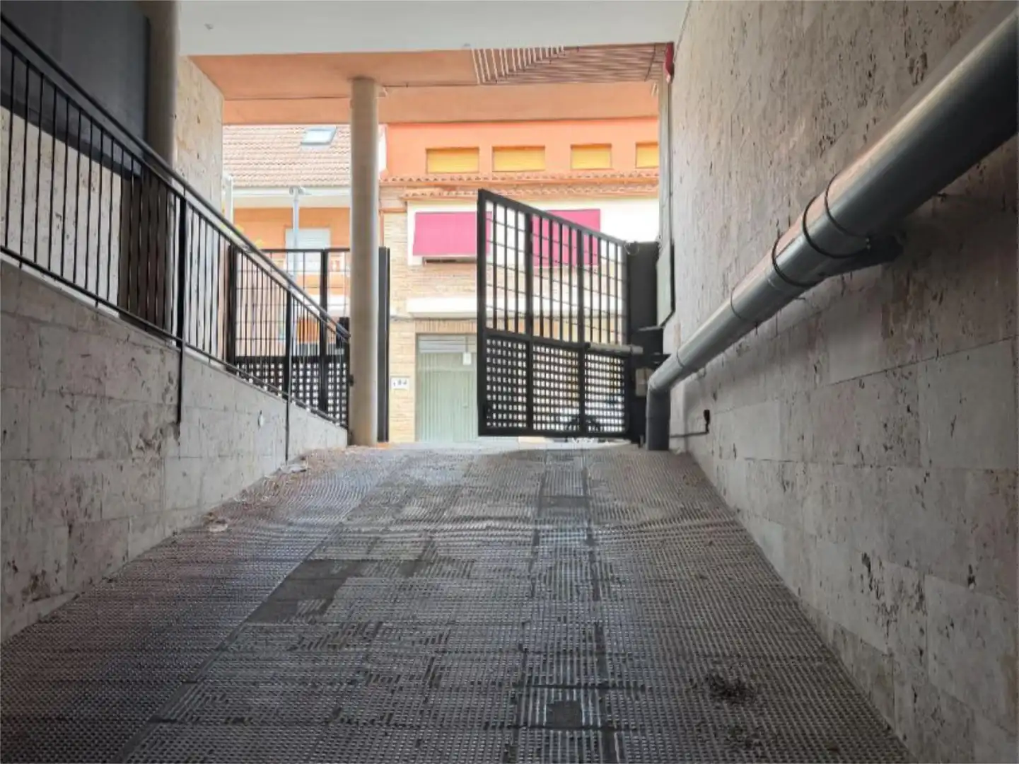 Vista exterior de Garatge en venda en Ciudad Real