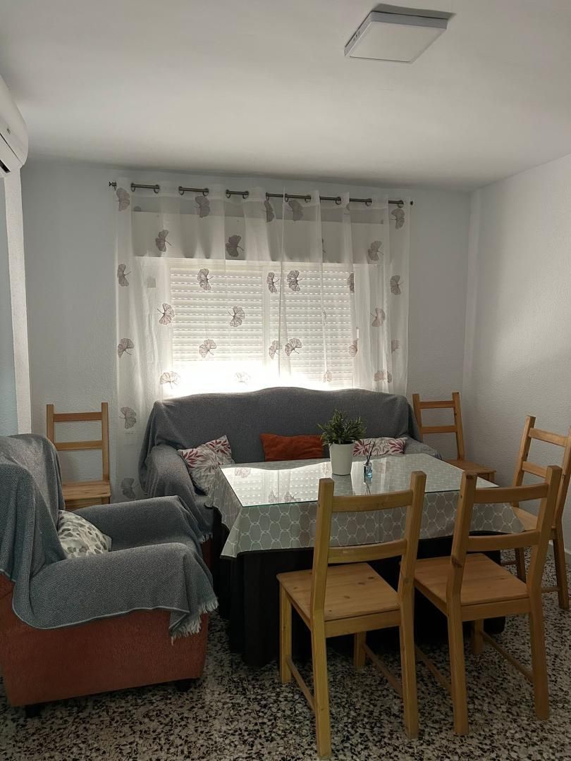 Living room of Flat to rent in  Granada Capital  with Air Conditioner, Heating and Terrace