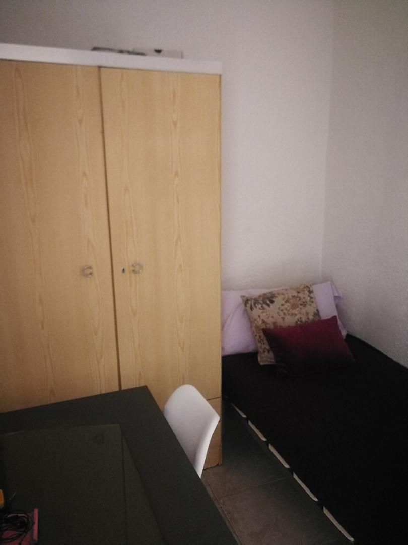 Bedroom of Flat to share in Santa Coloma de Gramenet  with Furnished