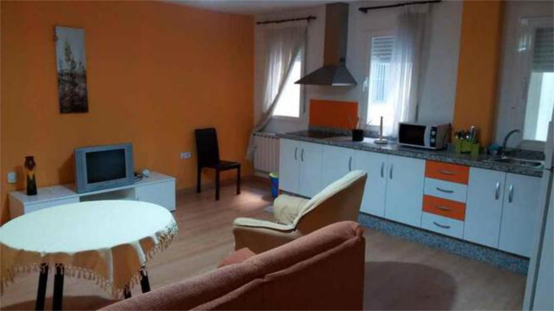 Sala d'estar de Apartament de lloguer en Guadix amb Calefacció i Moblat