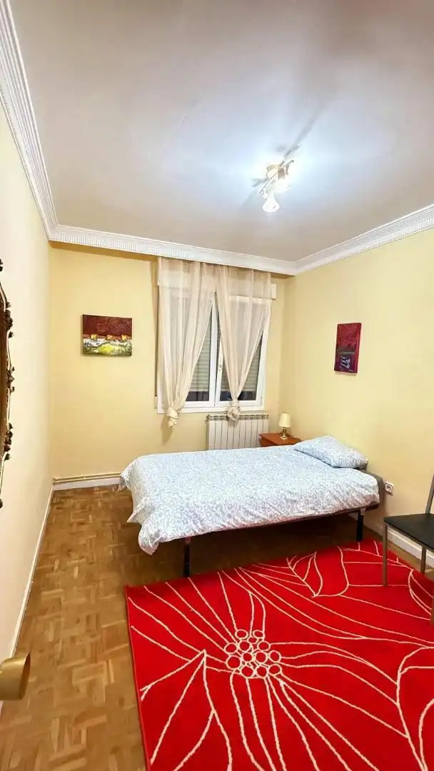 Room in Avenida de Guipúzcoa, 20, Buztintxuri Bedroom of Flat for share in Pamplona / Iruña with Parquet flooring, Terrace and Furnished