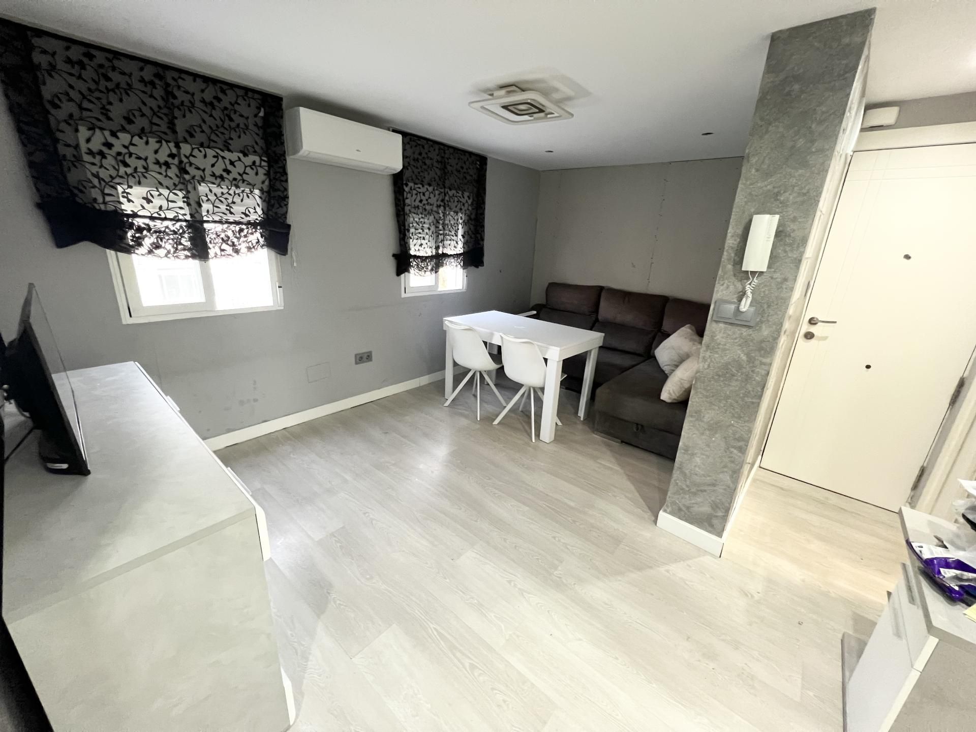 Sala d'estar de Pis de lloguer en  Jaén Capital amb Aire condicionat, Calefacció i Moblat