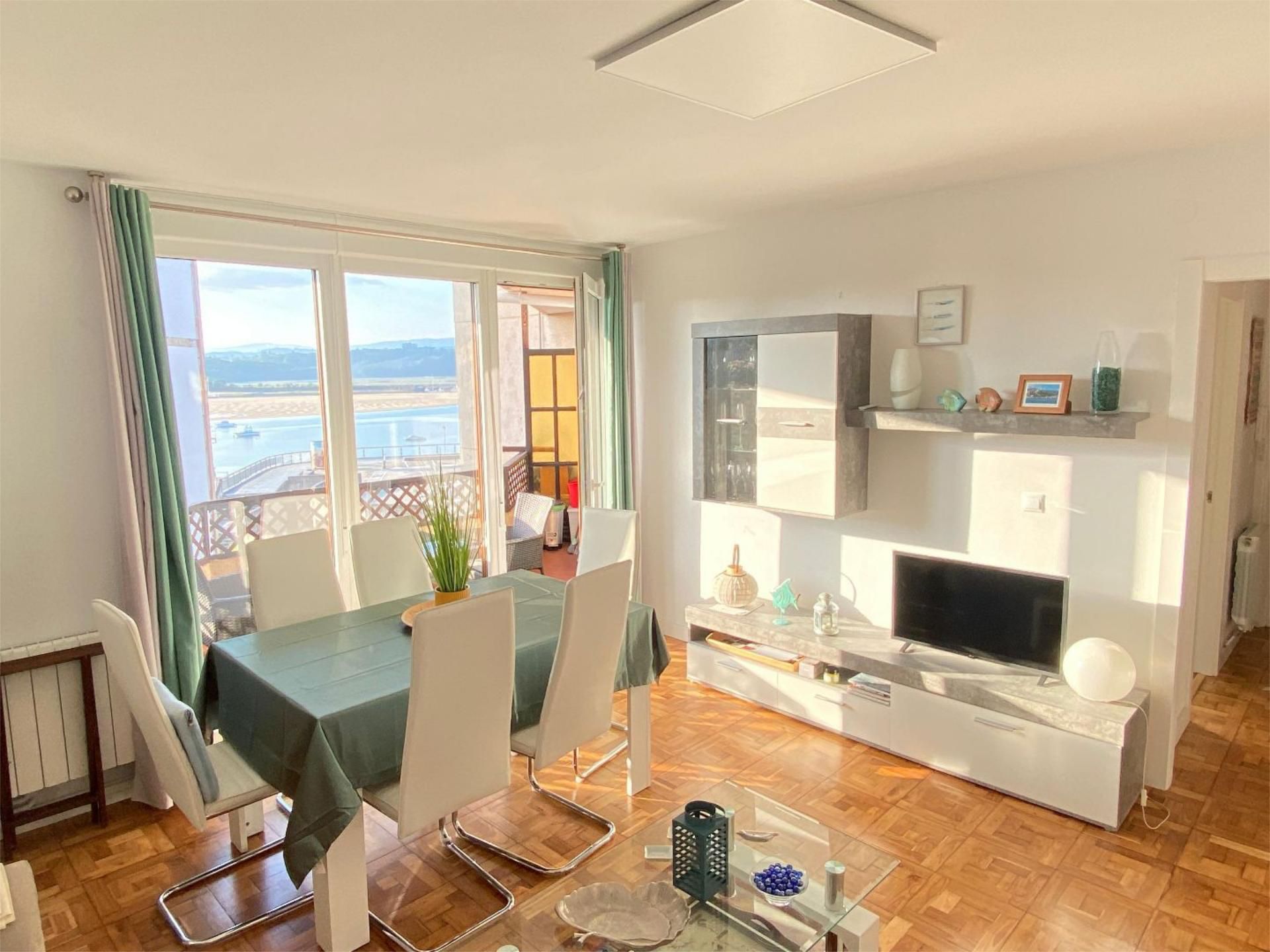 Comedor de Piso en venta en San Vicente de la Barquera con Terraza y Balcón