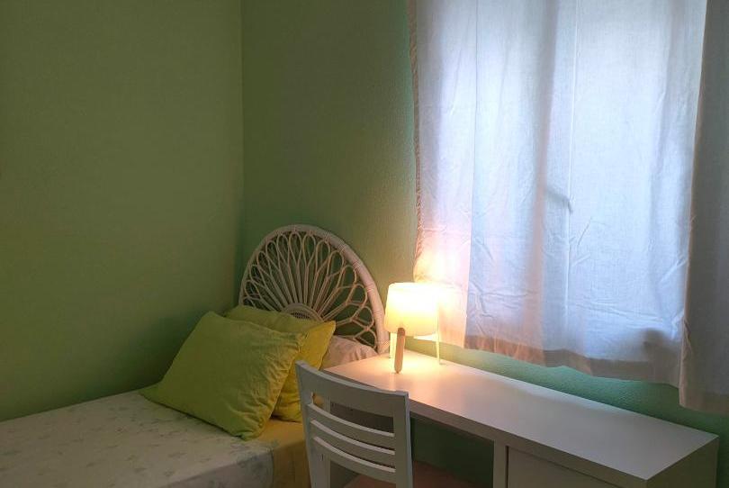 Photo 1 of Flat to share in Urbanizacion Lunamar, 57, Costabella, Málaga