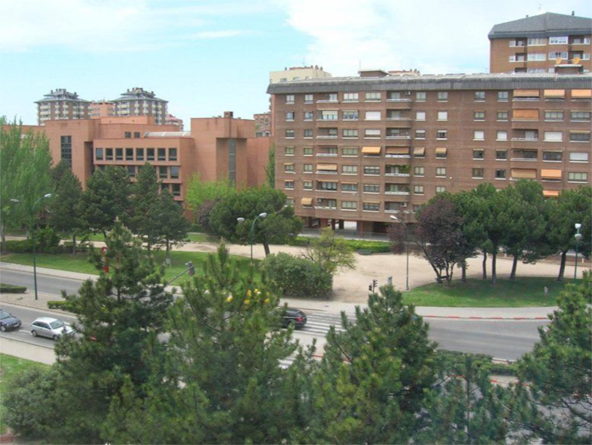 Flat to share in Joaquín Velasco Martín, 26, Huerta del Rey