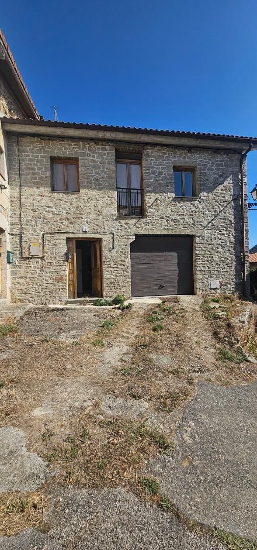 Vista exterior de Casa adosada en venda en Erriberagoitia / Ribera Alta amb Jardí privat, Terrassa i Traster