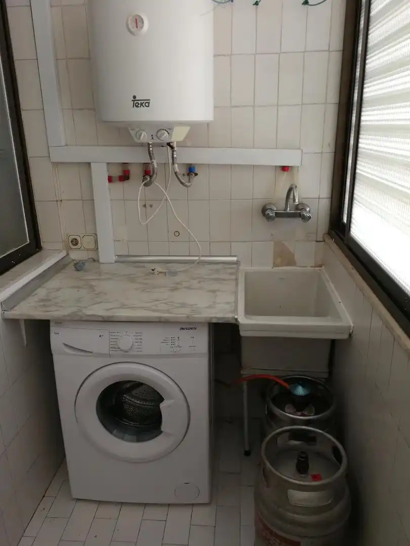 Cuina de Pis de lloguer en Almería amb Calefacció, Terrassa i Moblat