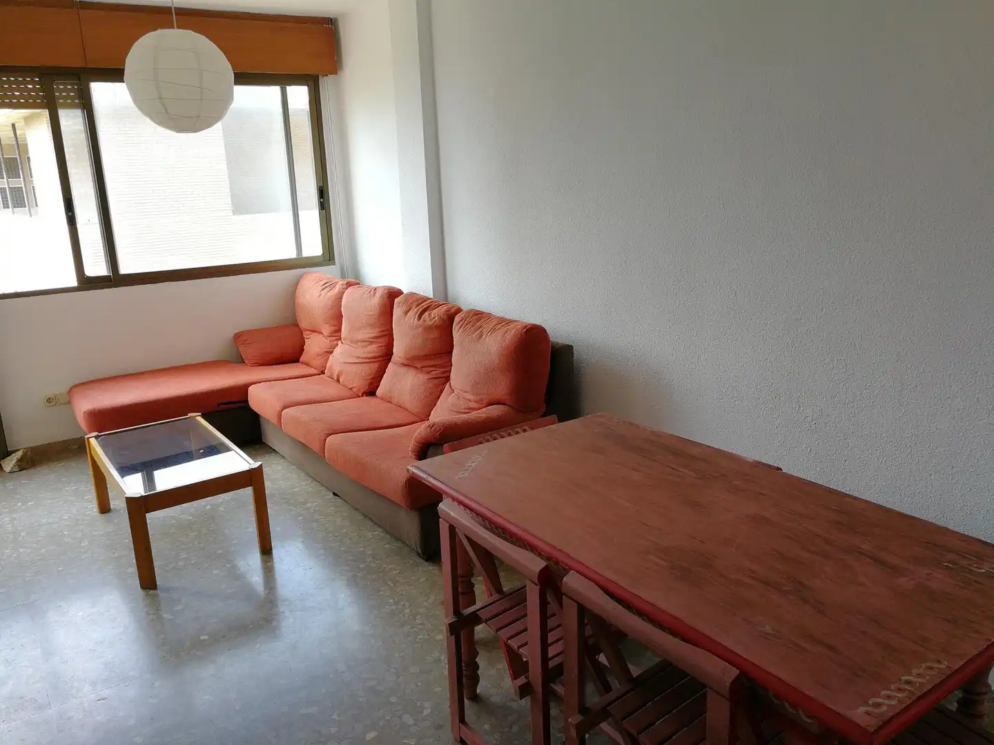 Sala d'estar de Pis de lloguer en Almería amb Calefacció, Terrassa i Moblat