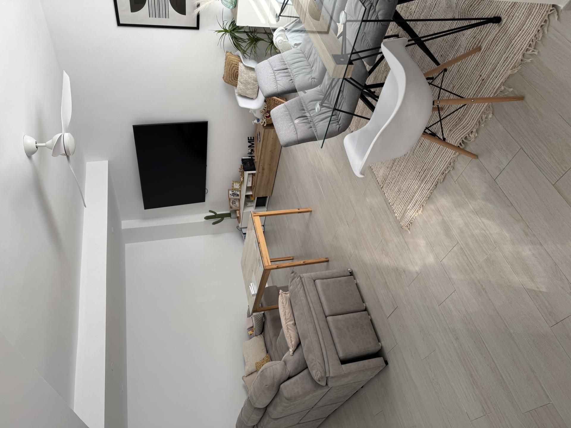 Sala d'estar de Casa adosada en venda en Cáceres Capital amb Aire condicionat