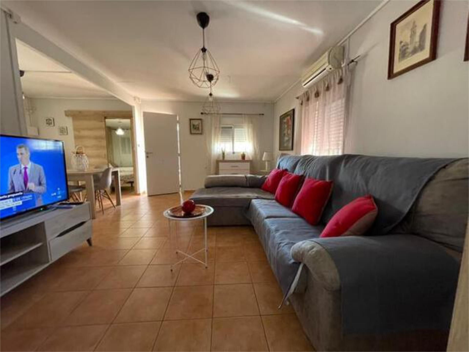 Sala d'estar de Casa adosada de lloguer en Montroy amb Calefacció, Jardí privat i Terrassa