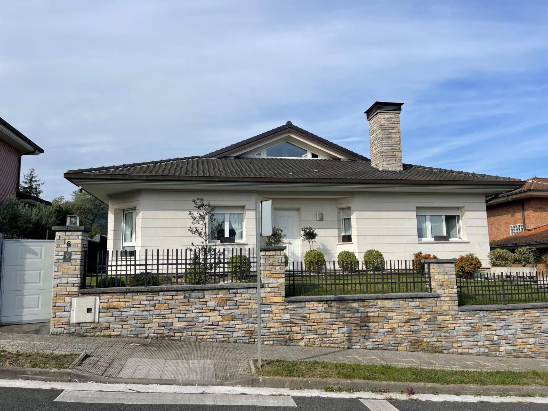 Exterior view of House or chalet for sale in Laudio / Llodio  with Heating, Private garden and Terrace