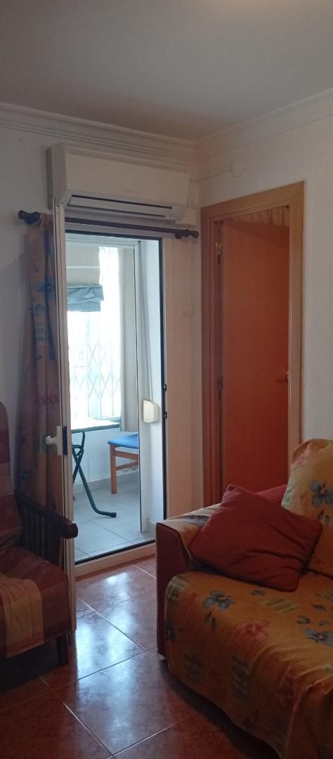 Habitación de Piso de alquiler en Cambrils con Aire acondicionado, Calefacción y Jardín privado