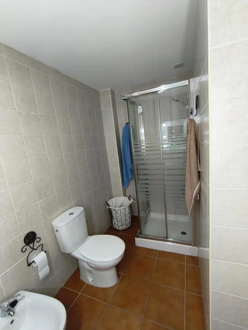 Wohnung zum Verkauf in Calle Cadiz, 24, El Bosque Badezimmer von Wohnung zum Verkauf in El Bosque mit Klimaanlage, Heizung und Terrasse