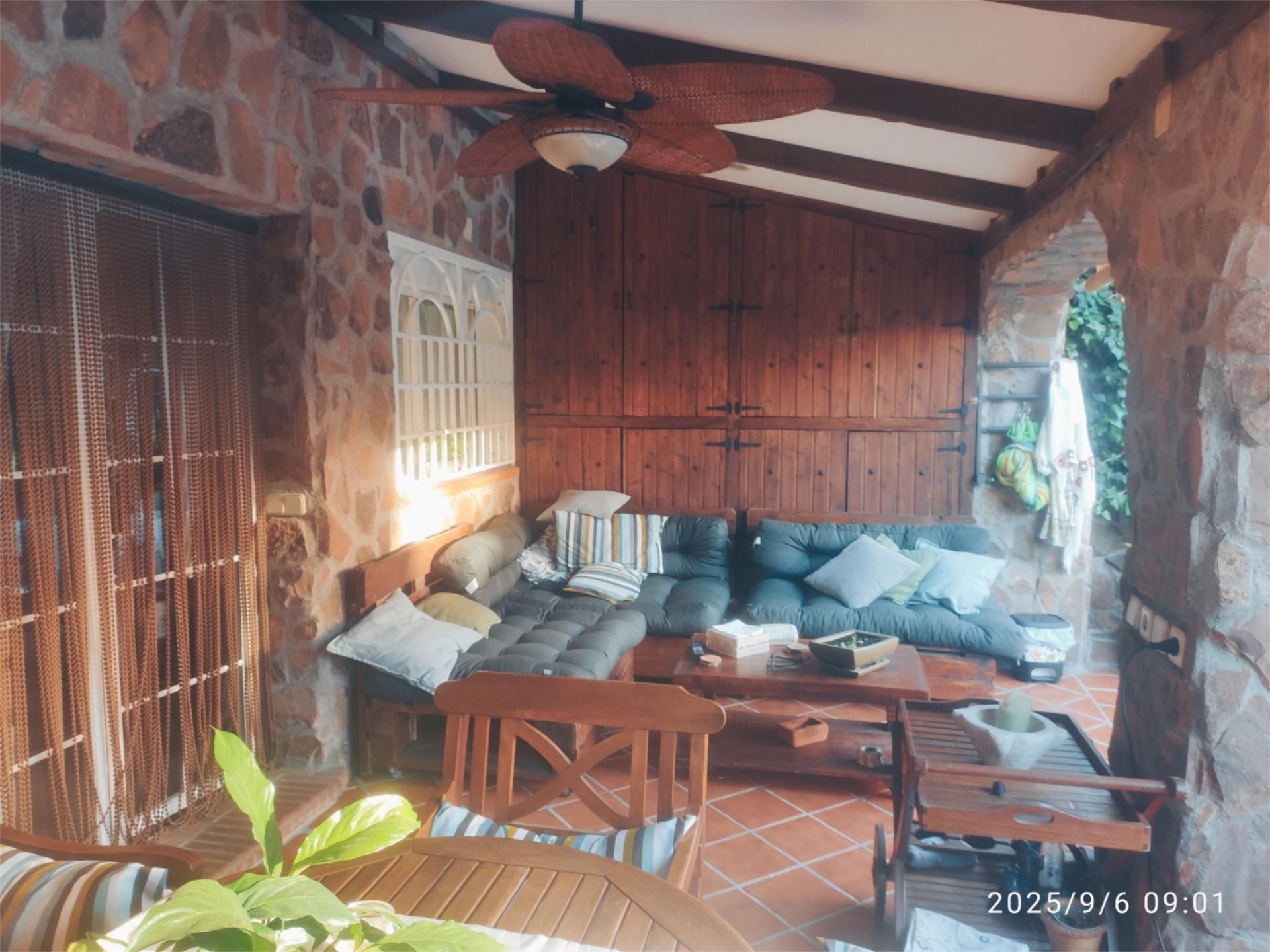 Sala de estar de Casa adosada en venta en Velilla de San Antonio con Calefacción, Jardín privado y Terraza