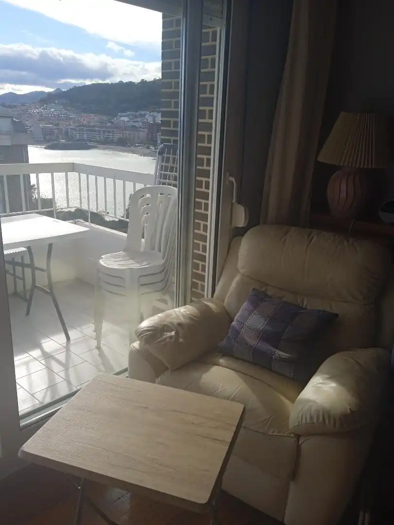 Terrasse von Wohnung zum Verkauf in Castro-Urdiales mit Terrasse, Schwimmbad und Balkon