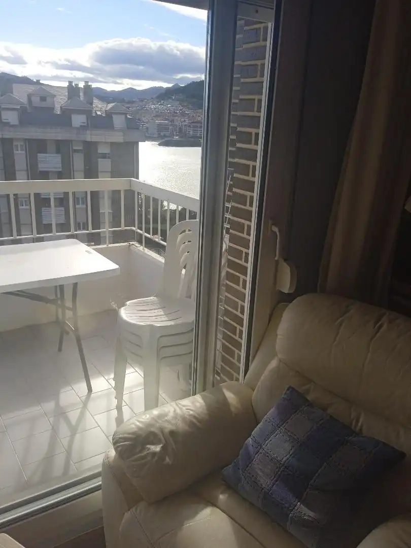 Terrasse von Wohnung zum Verkauf in Castro-Urdiales mit Terrasse, Schwimmbad und Balkon