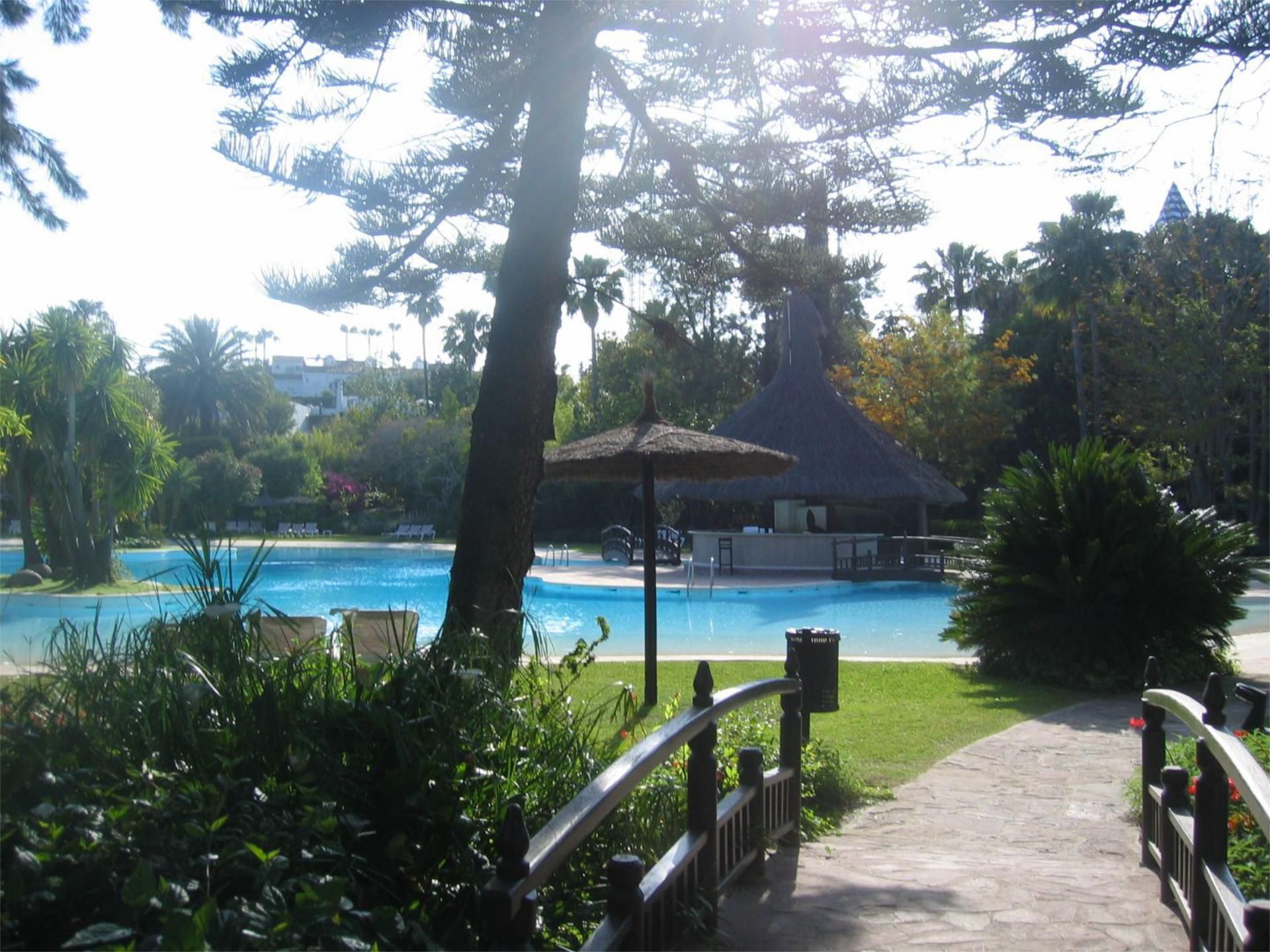 Swimming pool of Flat for sale in Estepona  with Air Conditioner, Terrace and Swimming Pool