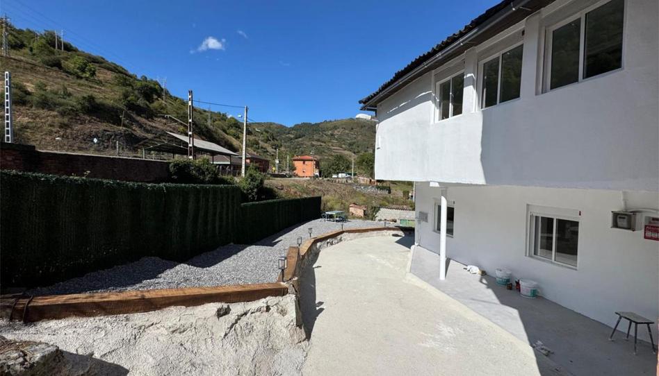 Foto 1 de Casa adosada en venda a Lugar la Viguillina, 45, Lena, Asturias