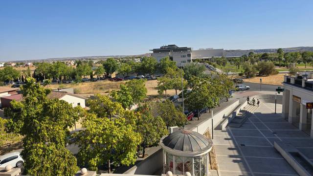 Oficina en Alquiler en Calle Patrimonio Mundial, 7 en La Montaña - El Cortijo