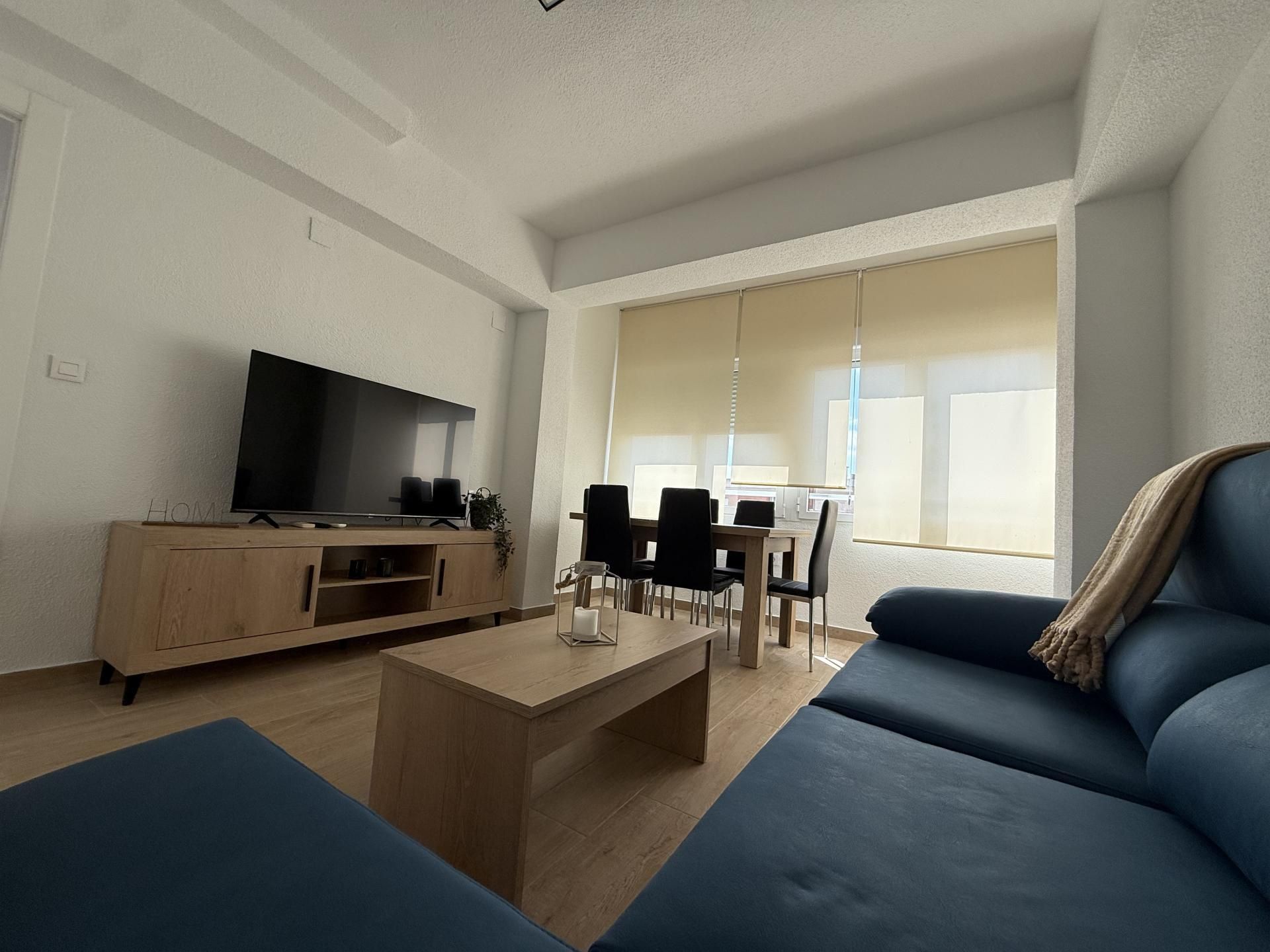 Sala d'estar de Pis de lloguer en Orihuela amb Aire condicionat i Balcó
